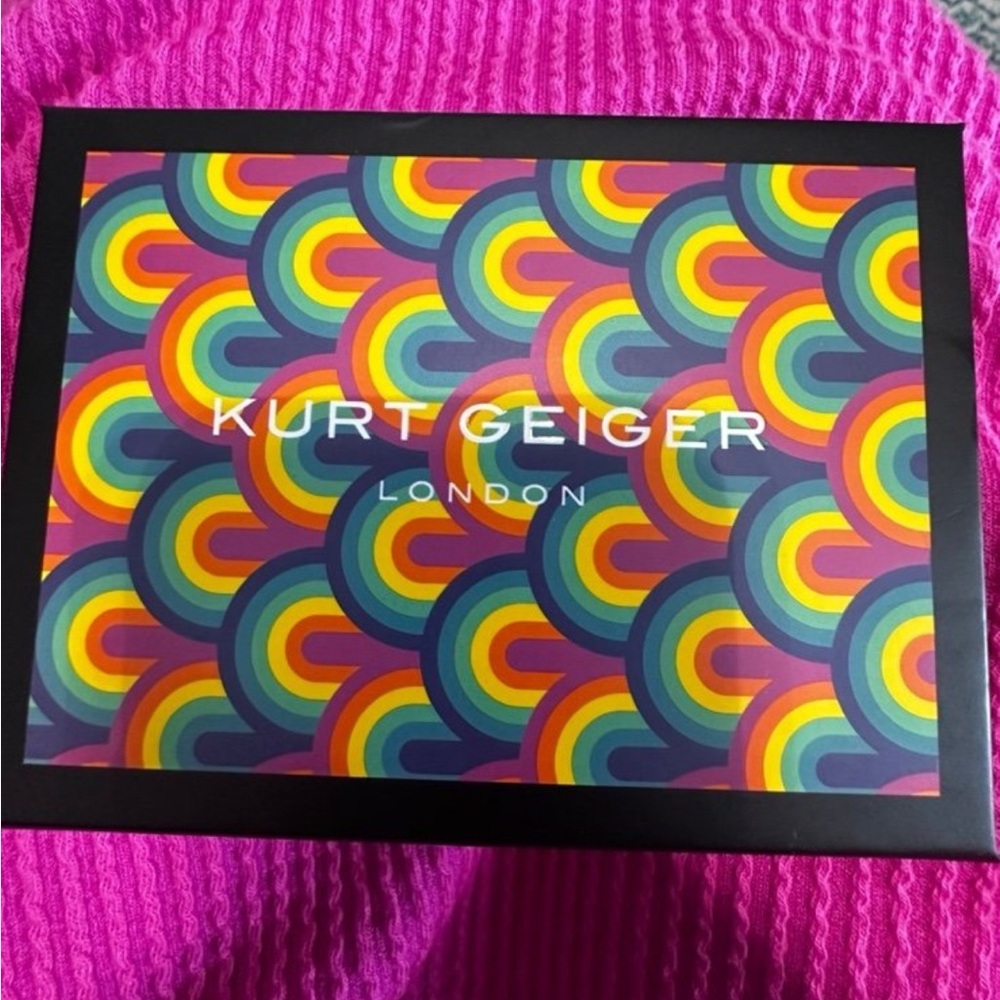 Kurt Geiger Shimmering Silver Card Holder - Picture 4 of 4